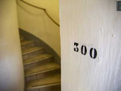 ...segnalati di 50 in 50 da una serie di numerini scritti sulle pareti